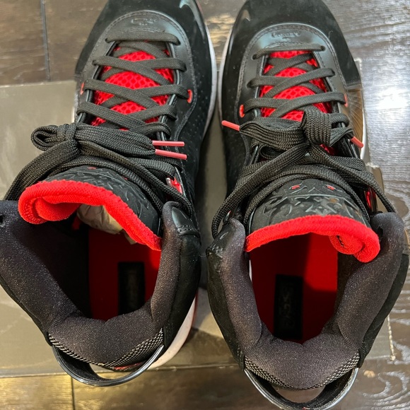 ? Nike LeBron 8 \